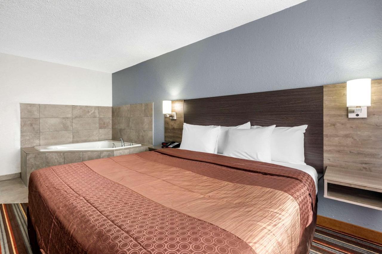 Quality Inn & Suites Sulphur Springs Kültér fotó